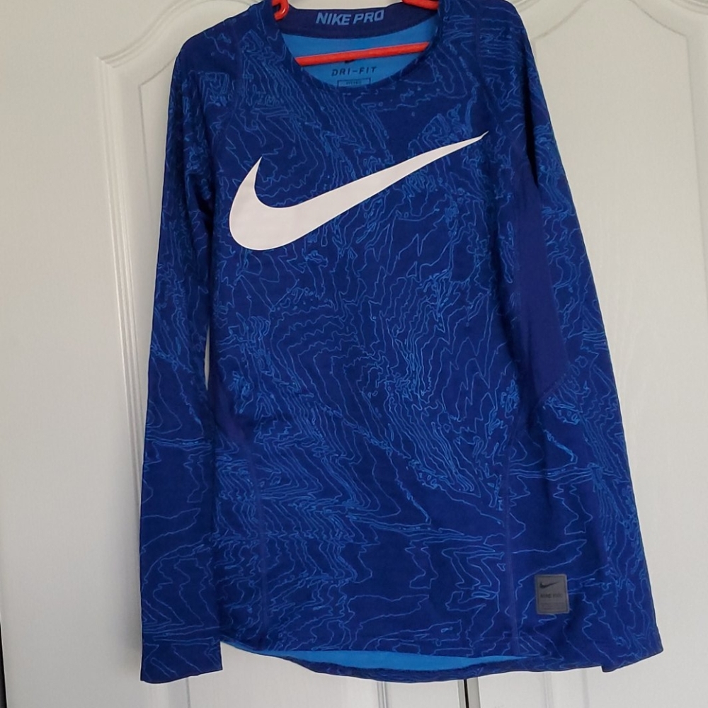 2 blue Nike dri-fit, youth large shirts - Picture 3 of 9
